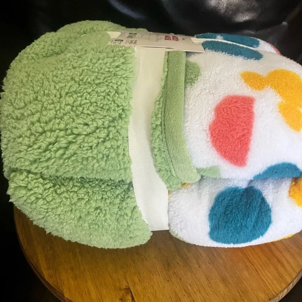 Disney Mickey Mouse Sherpa Throw Blanket Green w/Multi Colored Mickey Shapes 50